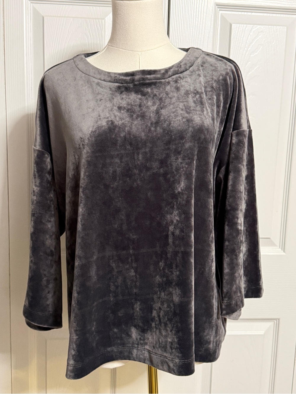 Women's Velvet Relaxed Crewneck Top - Gray